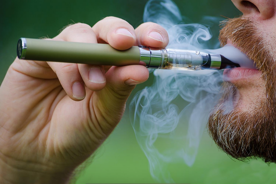 Should you switch from cigarettes to Ecigs?